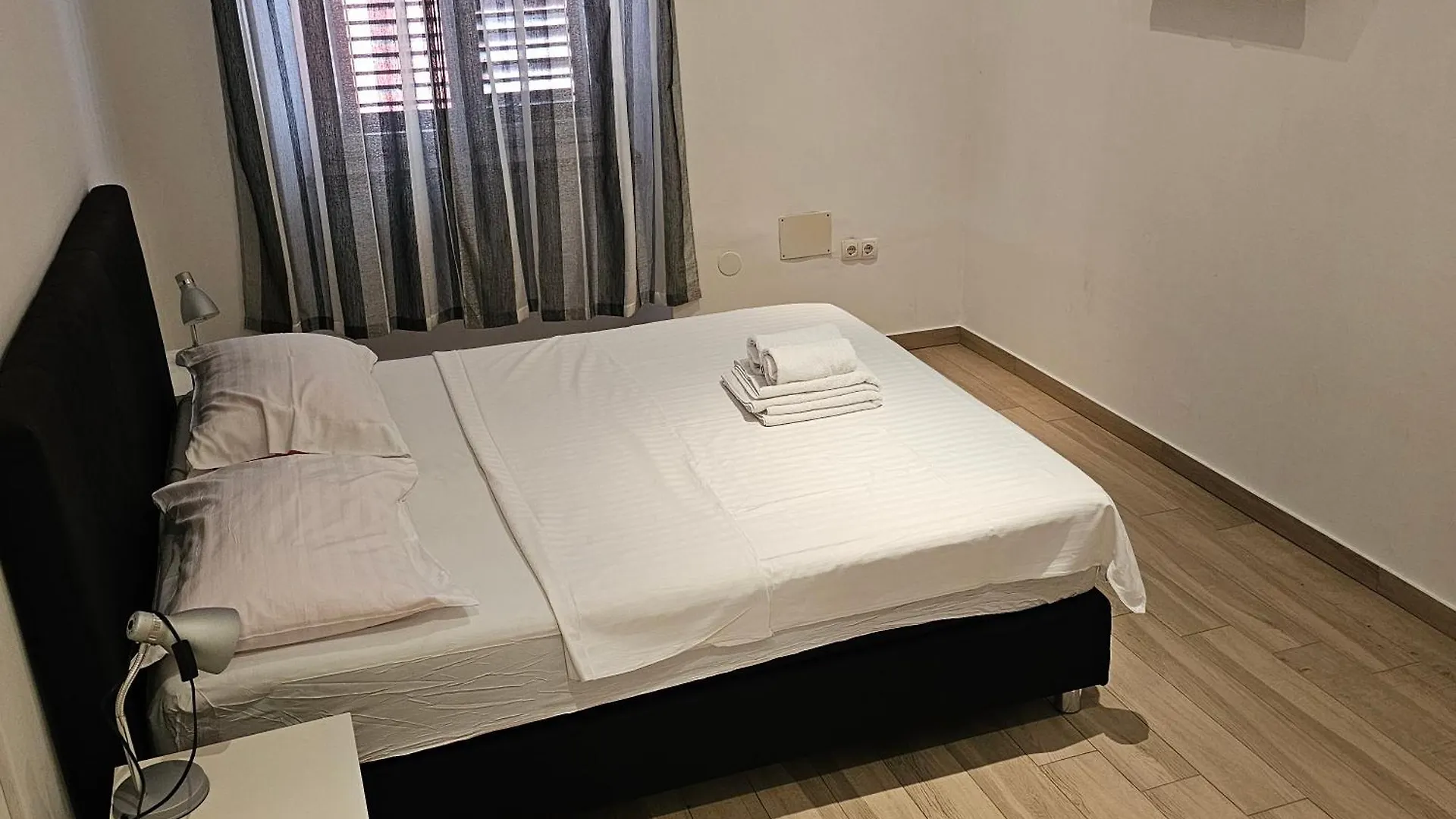 Apartment Jadran - 2 Bedroom Apt For 6 People Zadar Croatia